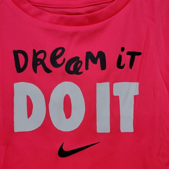 🆕️ Nike tee - Picture 2 of 4